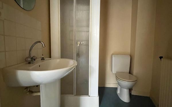 Immeuble à vendre    5 pièces • 152 m2 Carhaix-Plouguer