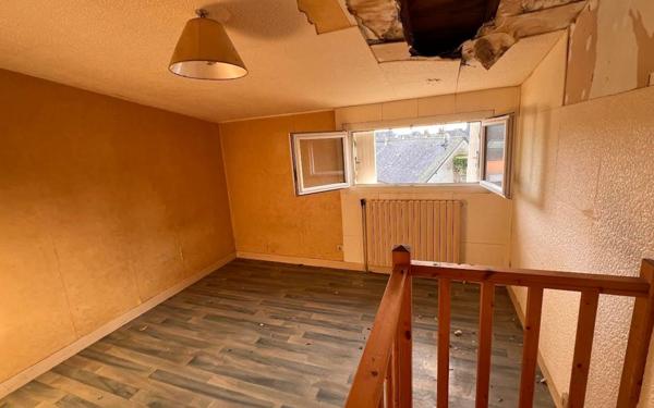 Immeuble à vendre    5 pièces • 152 m2 Carhaix-Plouguer