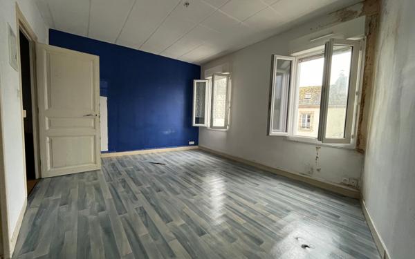 Immeuble à vendre    5 pièces • 152 m2 Carhaix-Plouguer