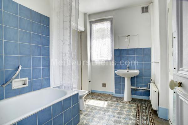 Maison de charme, classée, 7 pièces et joli jardin ensoleillé