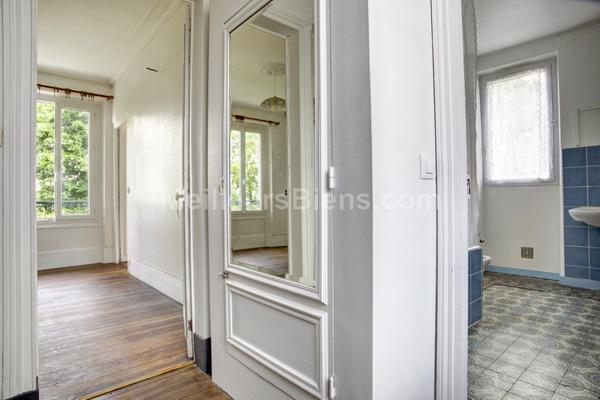 Maison de charme, classée, 7 pièces et joli jardin ensoleillé