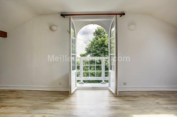 Maison de charme, classée, 7 pièces et joli jardin ensoleillé