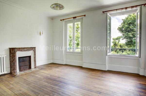 Maison de charme, classée, 7 pièces et joli jardin ensoleillé