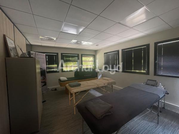 Bureaux à louer à Loos espaces aménagés et balcon proche de Lille