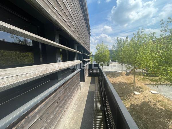 Bureaux à louer à Loos espaces aménagés et balcon proche de Lille