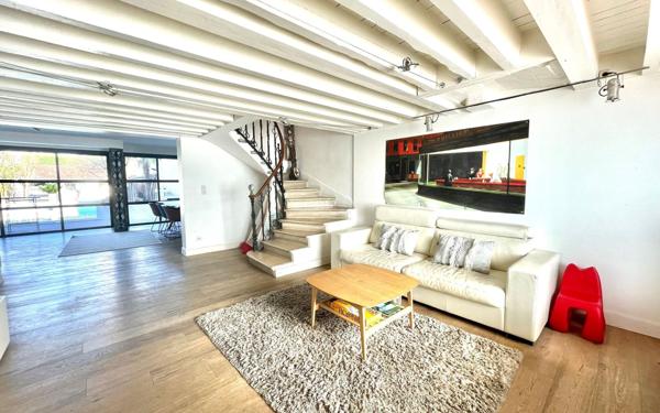 Maison à vendre    5 pièces •  Bordeaux