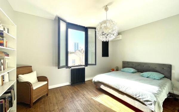 Maison à vendre    5 pièces •  Bordeaux