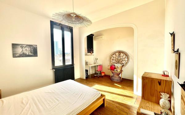 Maison à vendre    5 pièces •  Bordeaux