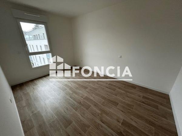 Location Appartement 3 pièces 57.42 m² - 19 QUAI CAMERE ET 38 AVENUE DE PARIS Vernon 27200