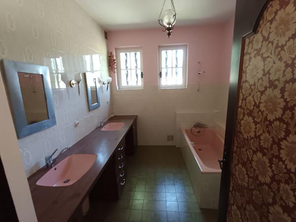 Maison Toulonjac 10 pièces 236.2 m2 Toulonjac