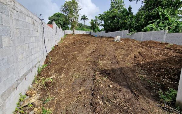 Terrain à vendre    Petit-Bourg