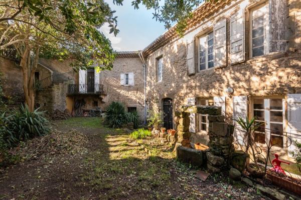 Propriété d'exception du 13ème siècle unique au monde Carcassonne