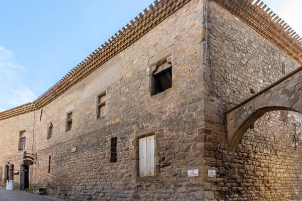 Propriété d'exception du 13ème siècle unique au monde Carcassonne