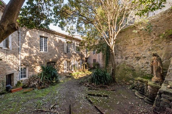 Propriété d'exception du 13ème siècle unique au monde Carcassonne