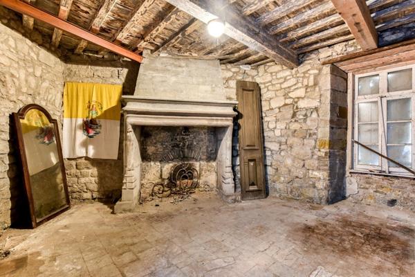 Propriété d'exception du 13ème siècle unique au monde Carcassonne