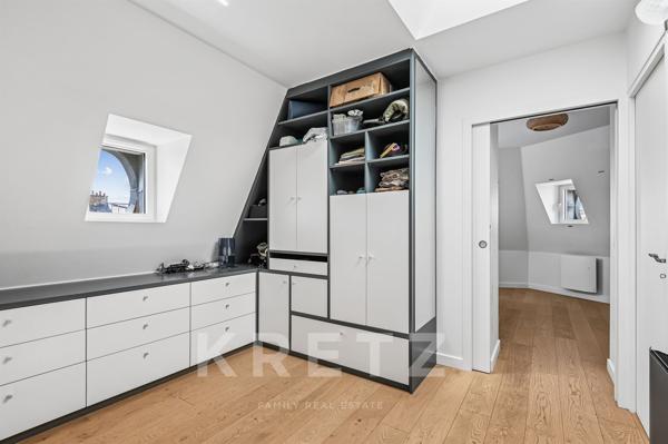 Appartement familial en dernier étage proche du jardin du Palais Royal