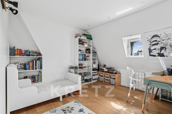 Appartement familial en dernier étage proche du jardin du Palais Royal