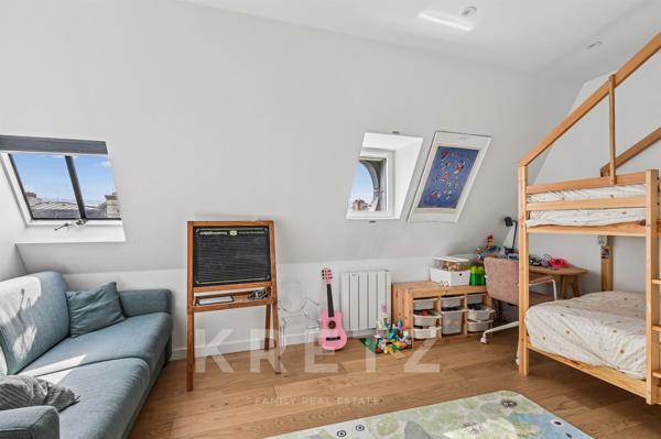 Appartement familial en dernier étage proche du jardin du Palais Royal