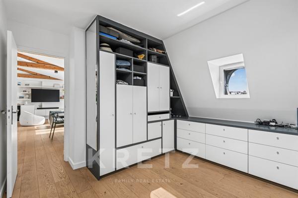 Appartement familial en dernier étage proche du jardin du Palais Royal