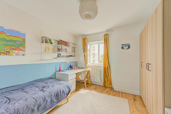 Maison Saint Germain En Laye 6 pièce(s) 140 m2 1 335 000 € **  - Référence  18822