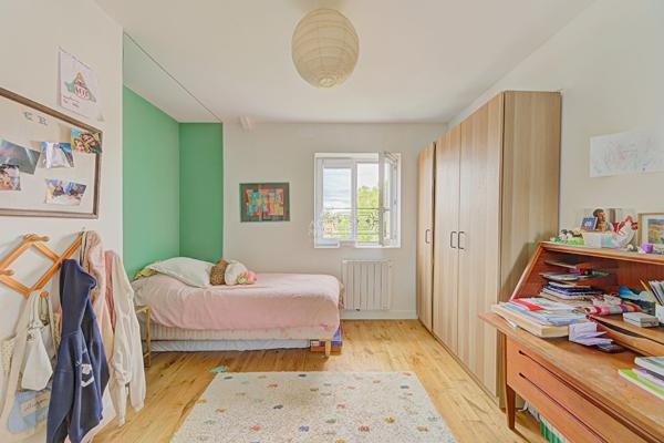 Maison Saint Germain En Laye 6 pièce(s) 140 m2 1 335 000 € **  - Référence  18822