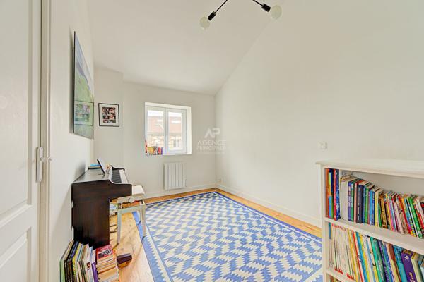 Maison Saint Germain En Laye 6 pièce(s) 140 m2 1 335 000 € **  - Référence  18822