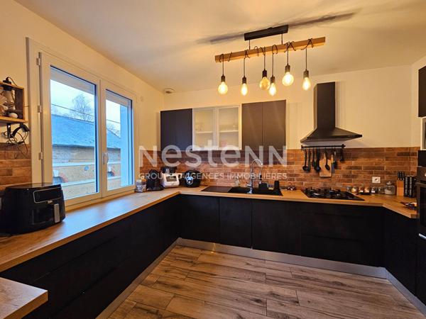 MAISON RENOVEE - Proche centre-ville avec jardin et garage