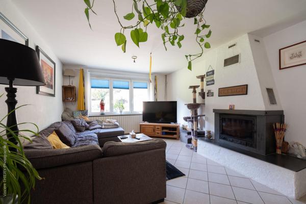 Très grande maison de famille, avec immense terrain de 8720 m2, étang poisonneux, verger, dépendances