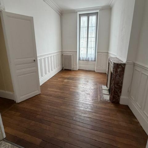 Appartement de type 2 au centre -ville de La Châtre