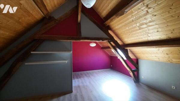 Maison avec parc et petit plan d'eau