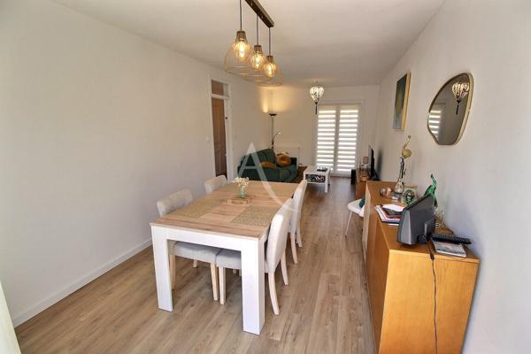 CABESTANY - VILLA A VENDRE DE TYPE T4 AVEC GARAGE SUR TERRAIN 2 FACES