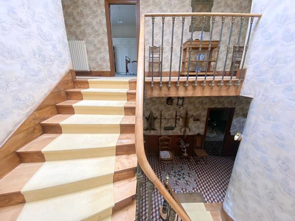 Maison Proche Villepinte 9 pièce(s) 298.94 m2
