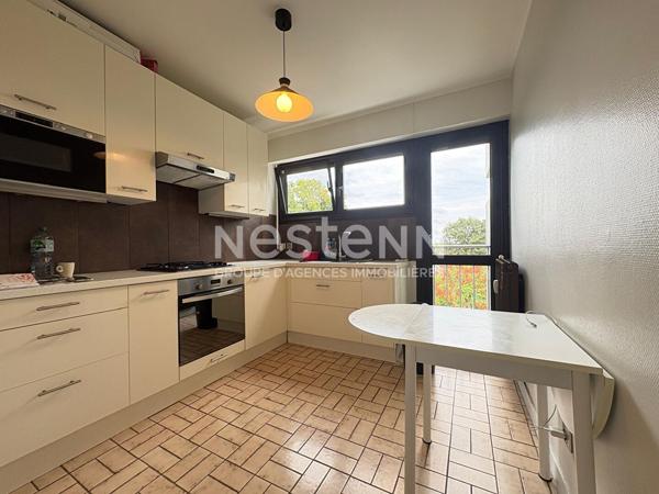Nestenn Igny - Appartement 2 pièces avec terrasse, non meublé, dernier étage avec ascenseur, cave et parking, vue dégagée, proche Orsay