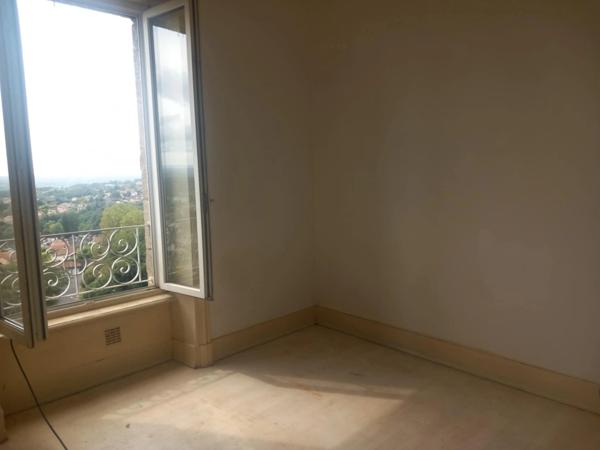 Idéal investisseurs TR potentiel 17,6% immeuble +local