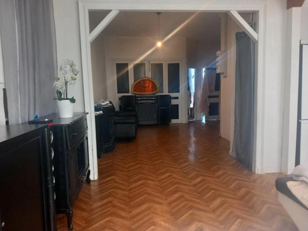 Idéal investisseurs TR potentiel 17,6% immeuble +local