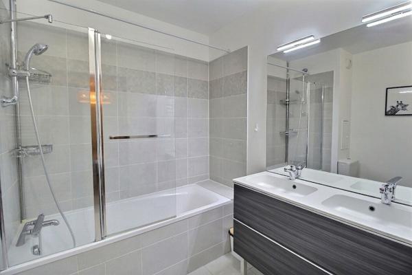 Appartement 4 pièces à vendre à Massy quartier Atlantis - 90,75 m², balcon et place de stationnement
