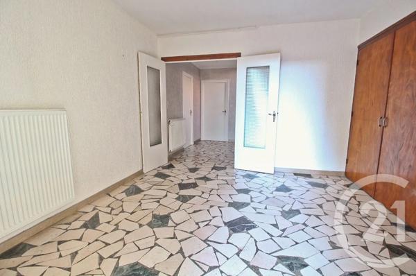 Maison à vendre  8 pièces - 198 m 2   MIRIBEL  - 01