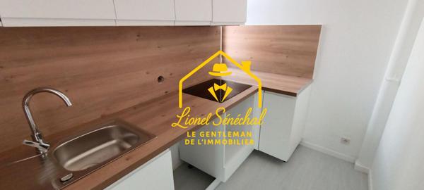 Appartement  lumineux et rénové de 3 pièces  de 50 m2 à Savigné l' Evêque