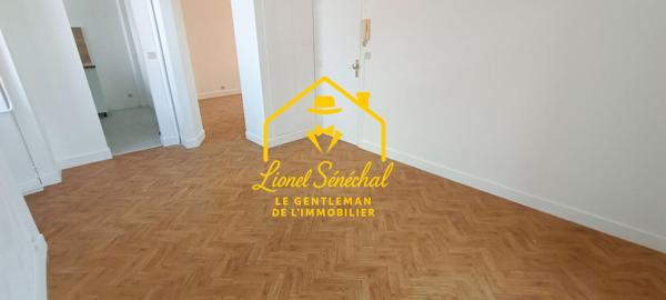 Appartement  lumineux et rénové de 3 pièces  de 50 m2 à Savigné l' Evêque