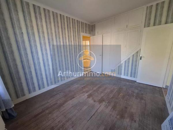 Vente                                                      Maison
                        
                     4 pièces                                         à Coulommiers