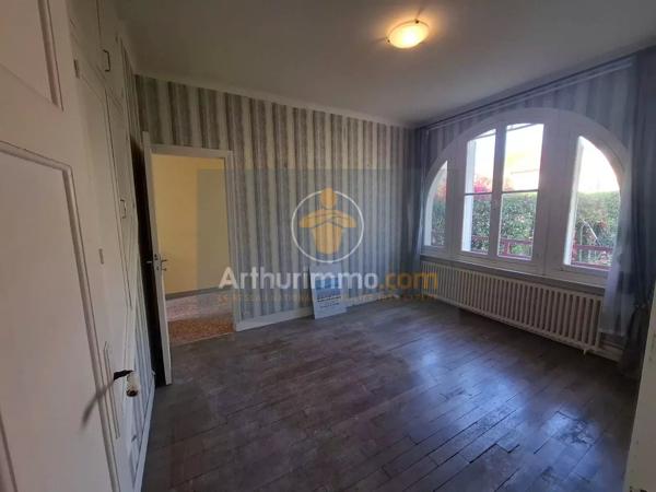 Vente                                                      Maison
                        
                     4 pièces                                         à Coulommiers