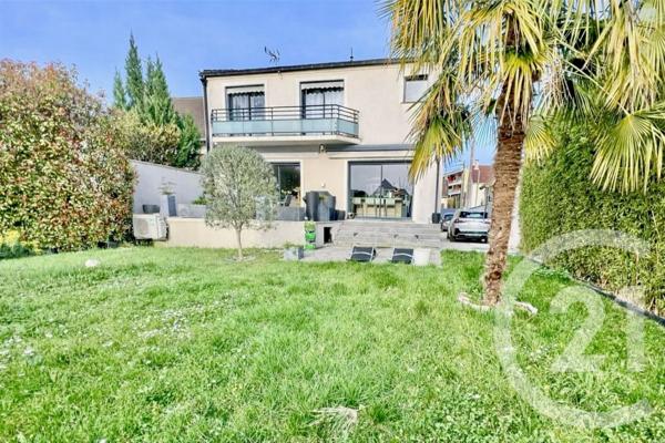 Maison à vendre  10 pièces - 235,07 m2 LIVRY GARGAN - 93