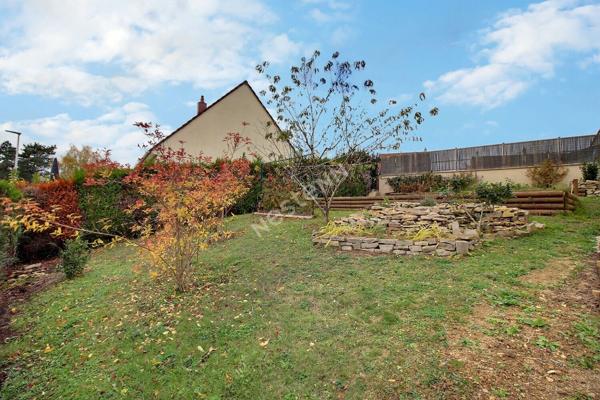 EPERNON, Maison de plain-pied 3 chambres sur sous-sol total avec jardin