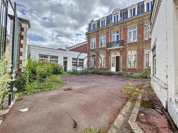Rdc pour profession libérale : 2 lots de 136 m2 et 163 m2