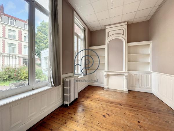 Rdc pour profession libérale : 2 lots de 136 m2 et 163 m2