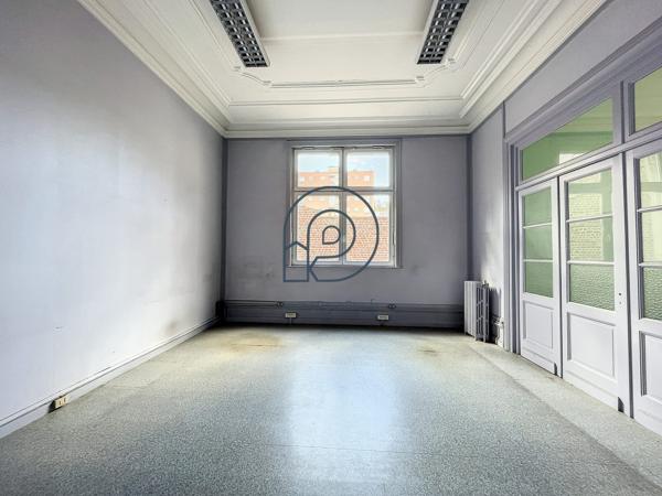 Rdc pour profession libérale : 2 lots de 136 m2 et 163 m2