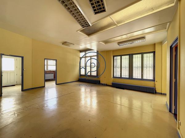 Rdc pour profession libérale : 2 lots de 136 m2 et 163 m2
