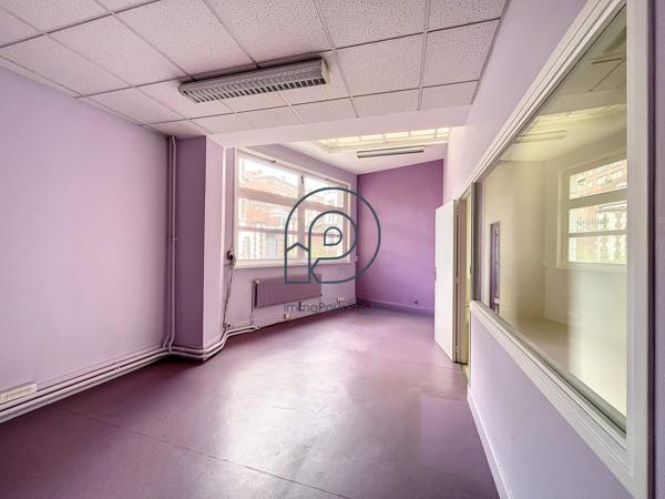 Rdc pour profession libérale : 2 lots de 136 m2 et 163 m2