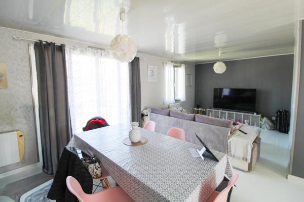 Maison avec grand terrain au calme