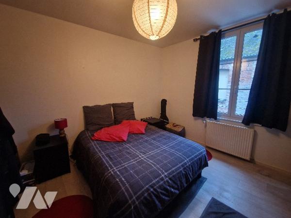 VENTE YVETOT CENTRE, maison -appartement en DUPLEX d'~65.80 m², un séjour, deux chambres.